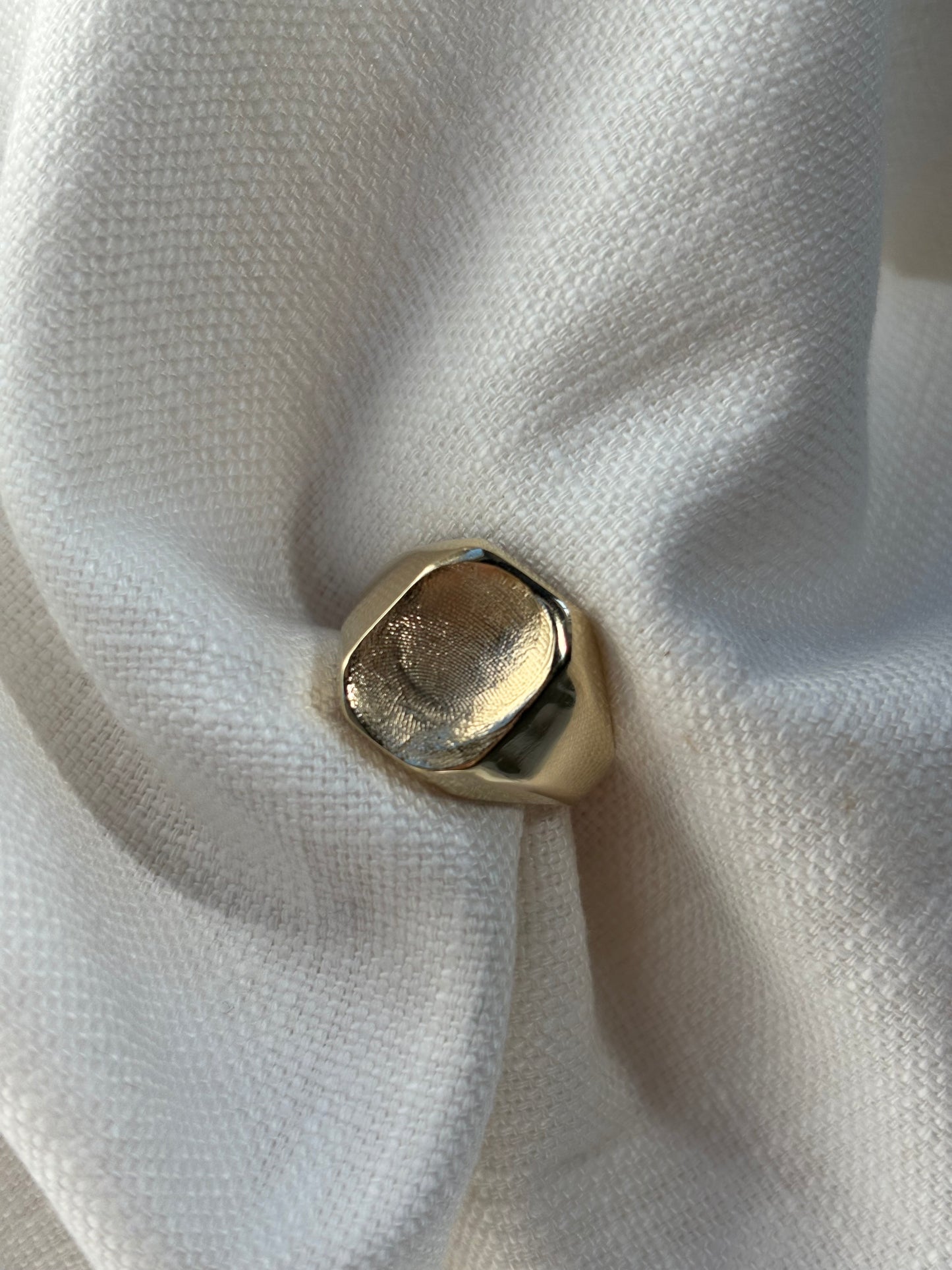 Cushion signet